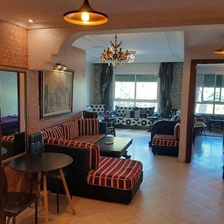 Stay Here, Nice Apartment With Garden View In Center, 1 Min Walk From Beach Эль-Джадида Экстерьер фото
