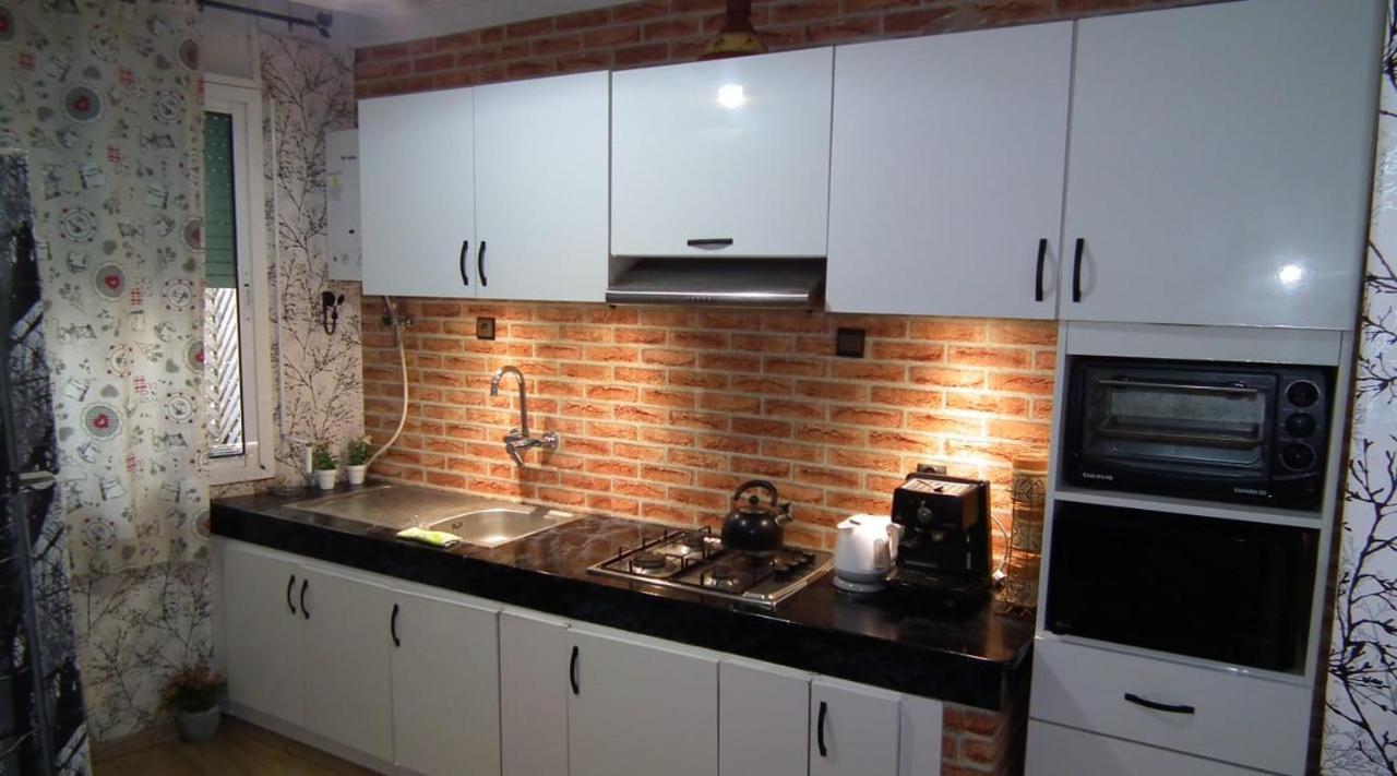 Stay Here, Nice Apartment With Garden View In Center, 1 Min Walk From Beach Эль-Джадида Экстерьер фото